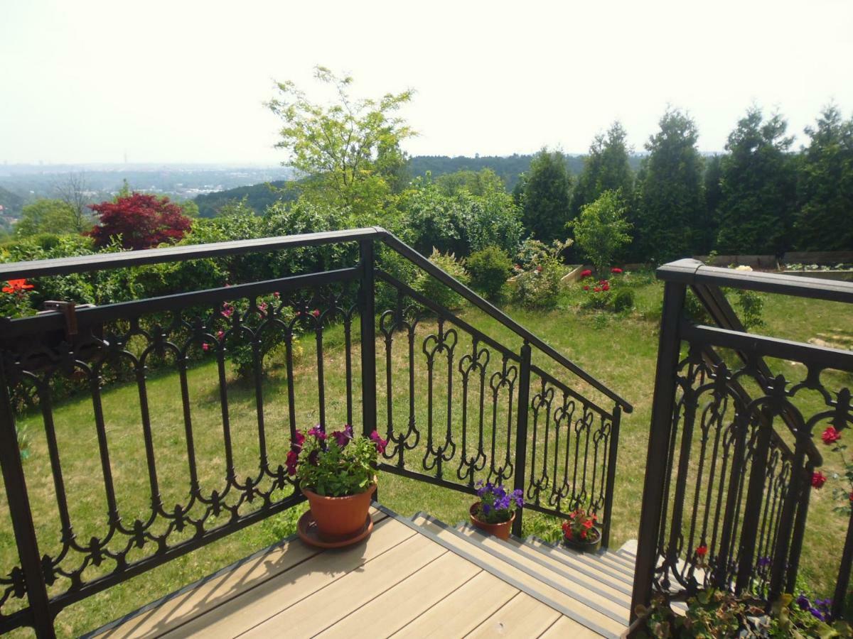 Villa Homestay Nad Helmrovkou Prague Exterior photo